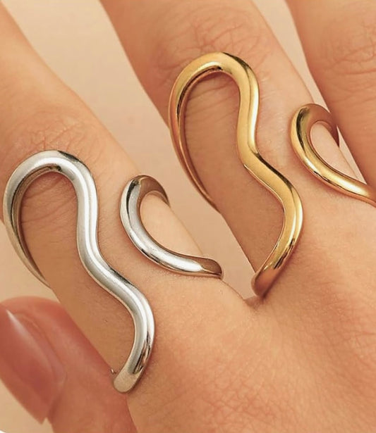 Curvy Ring